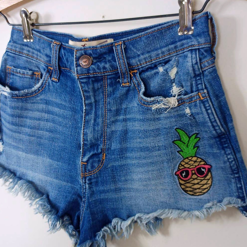 Hollister Women 0 Destroyed Cutoff High Rise Short - Picture 3 of 7